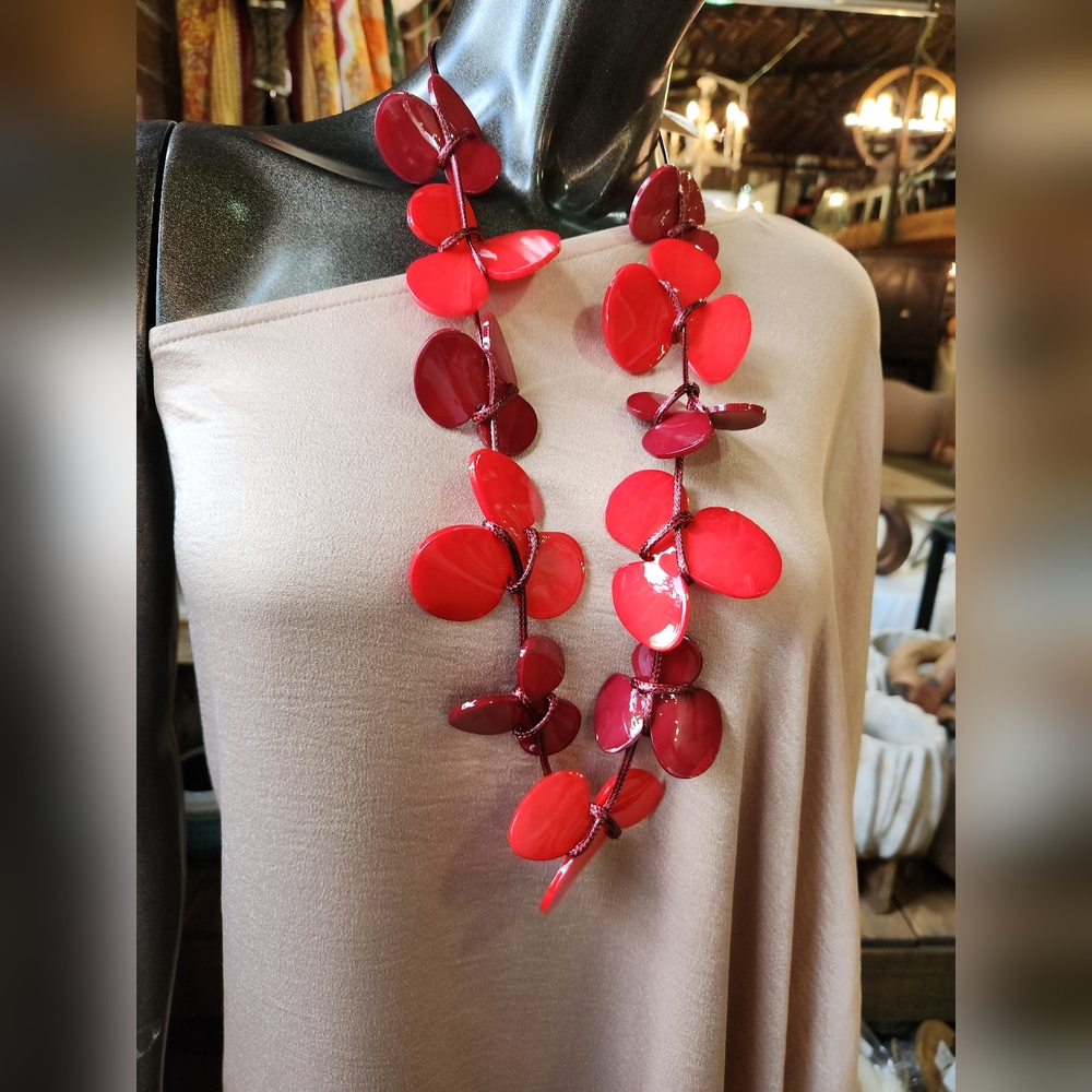 Red Acrylic Free Form necklace -Metal Free❤️